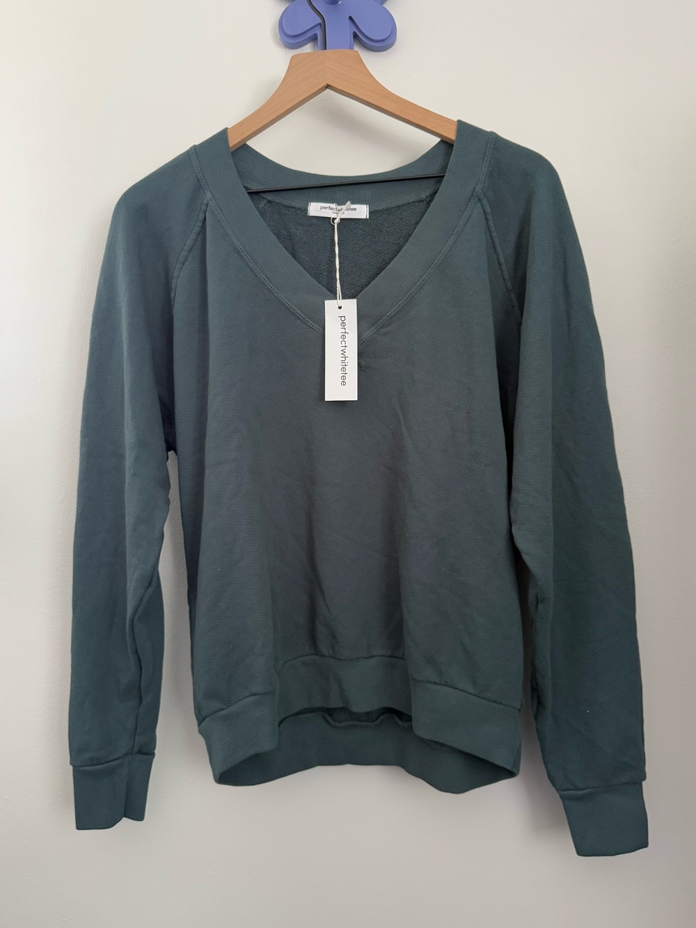 Perfectwhitetee medium NEW sinead french terry v neck sweatshirt oversized slate